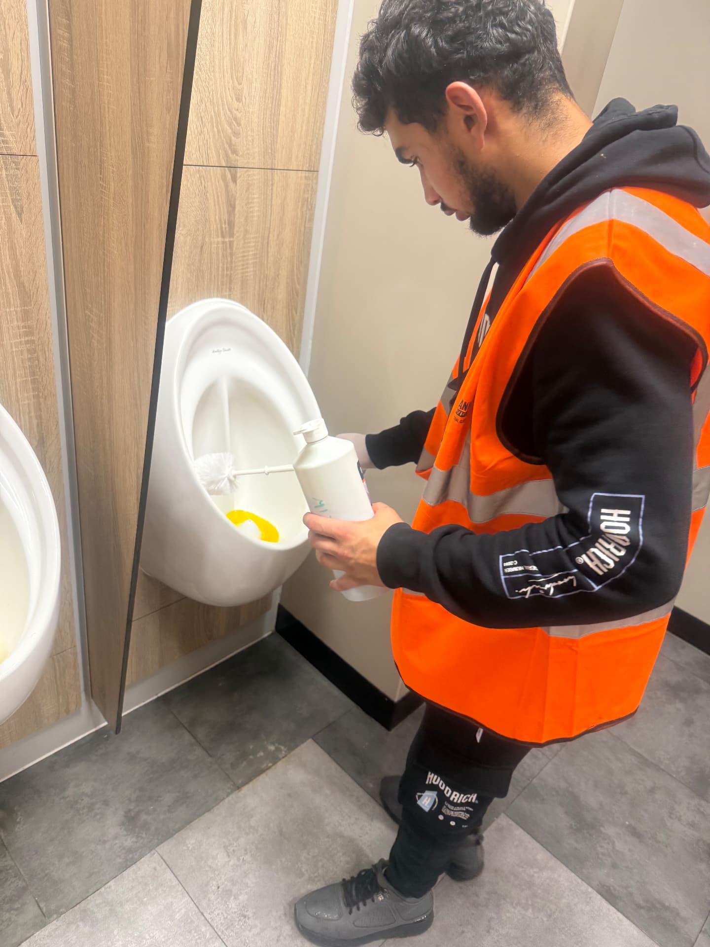 Emergency Clean, Moto Tamworth — photo 3 of 8